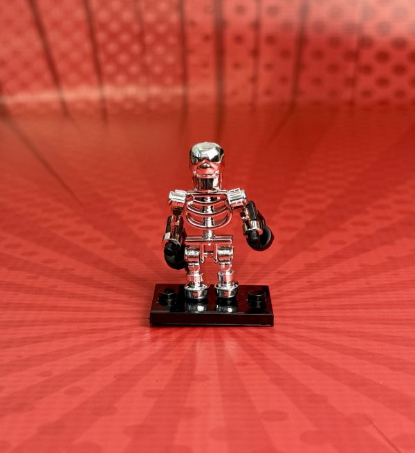 T-800 v2 (Metallic) Minifigure | Movie Terminator - Image 2