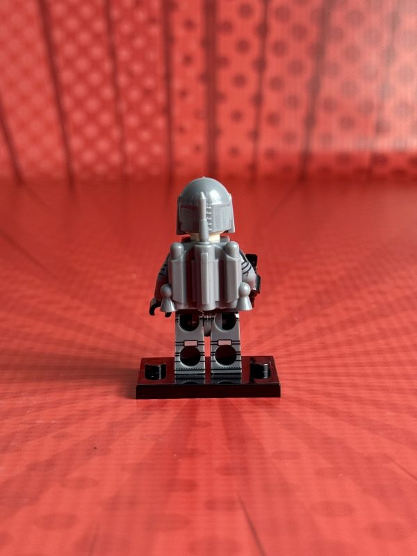 Grey-Gold Mandalorian Minifigure | Star Wars - Image 2