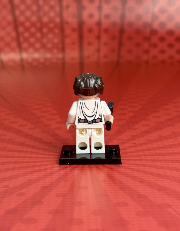 Leia (v2) Minifigure | Star Wars - Image 2