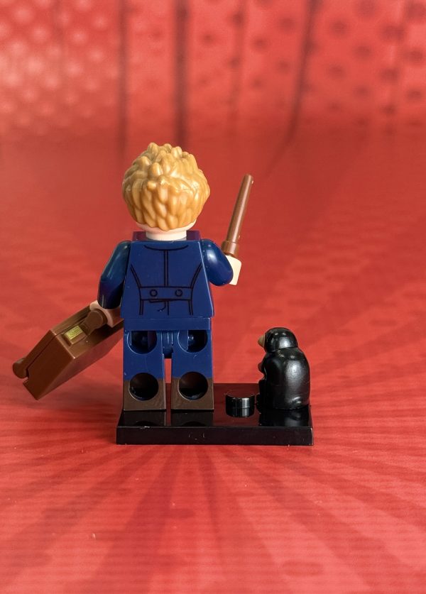 Newt Scamander Minifigure | Harry Potter - Image 2