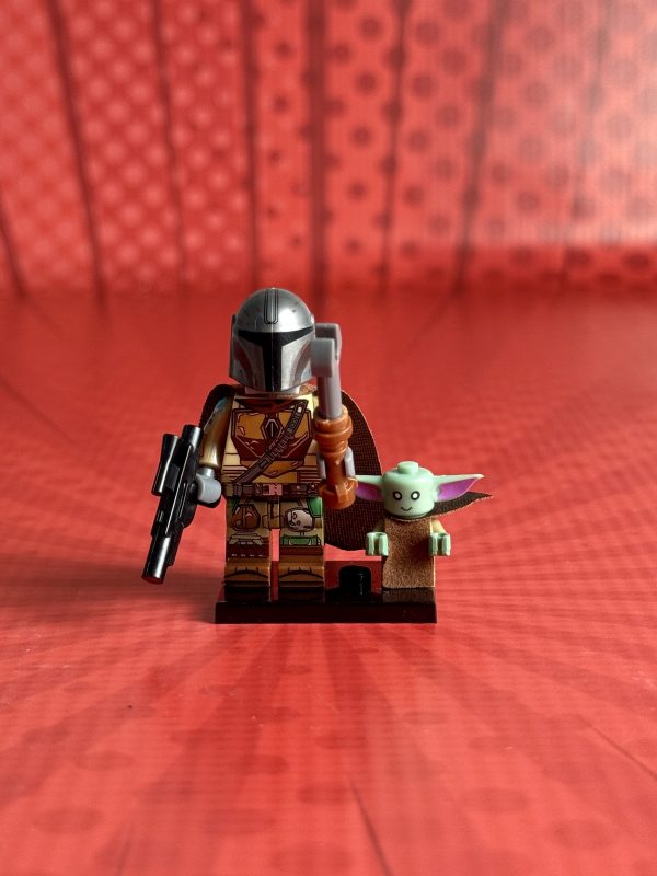 Mandalorian & Baby Yoda Minifigure | Star Wars The Mandalorian
