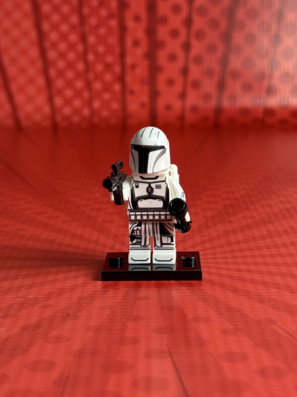 White Mandalorian Minifigure | Star Wars