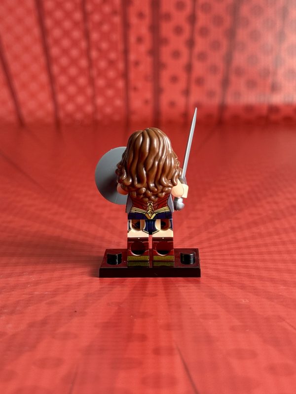 Wonder Woman Minifigure | Superhero - Image 2