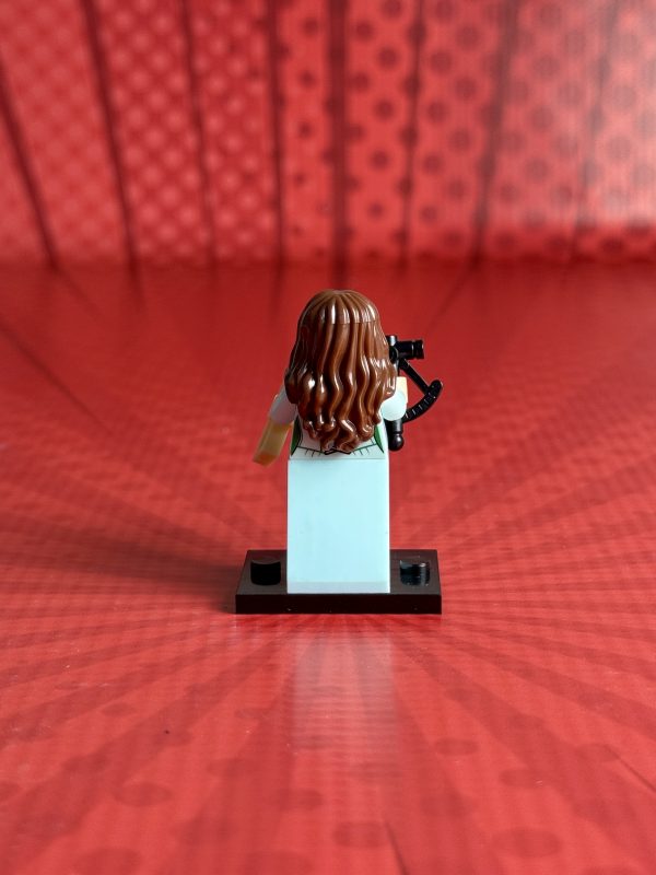 Carina Smyth Minifigure | Pirates of the Caribbean - Image 2