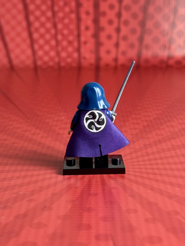 Raven Minifigure | Anime Scissor-Killer Seven - Image 2