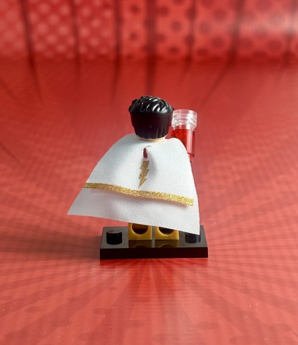 Shazam (Captain Marvel) Minifigure | Superhero - Image 2